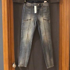 White House/Black Market